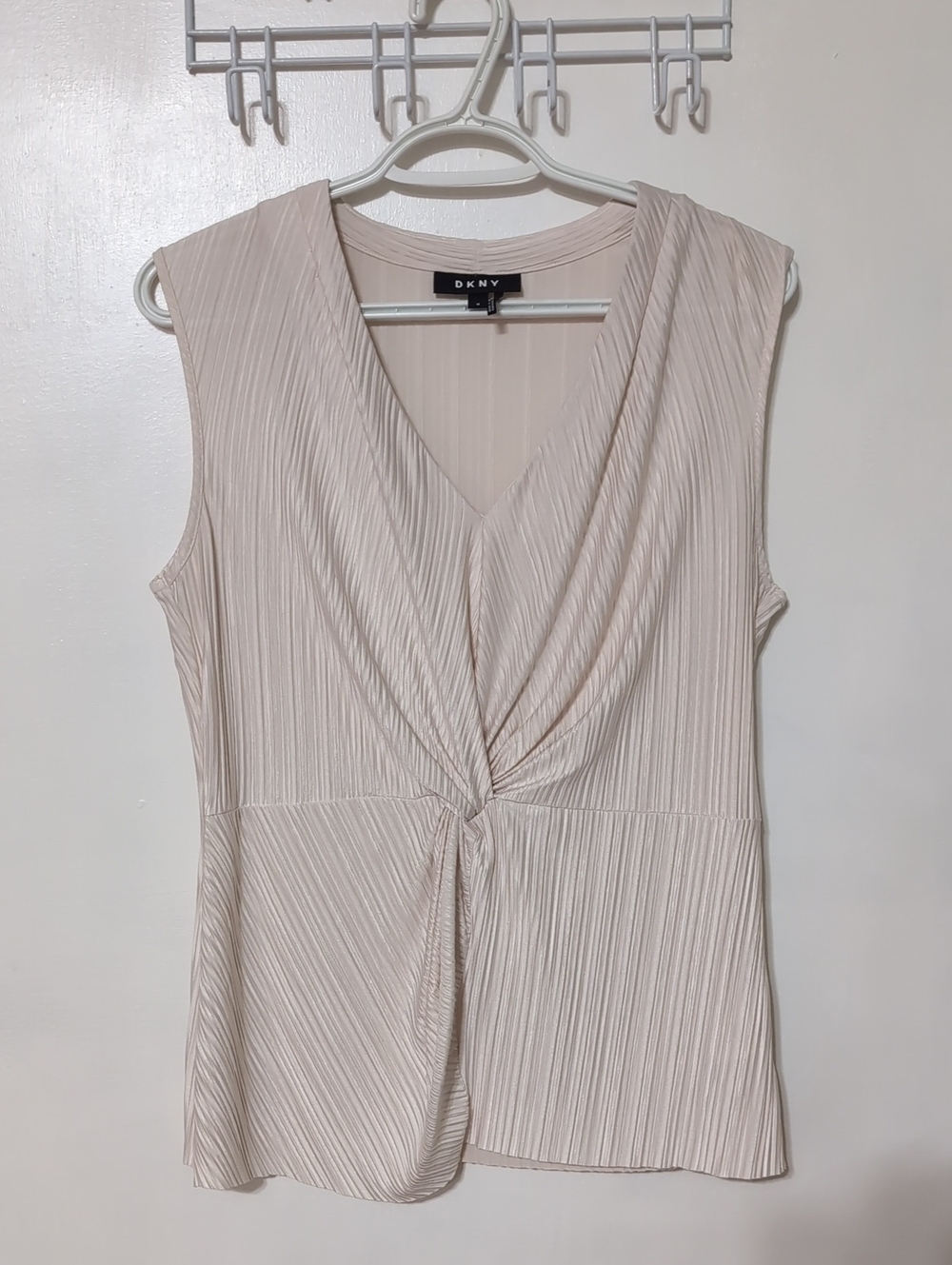 DKNY Sleeveless Blouse Size Medium